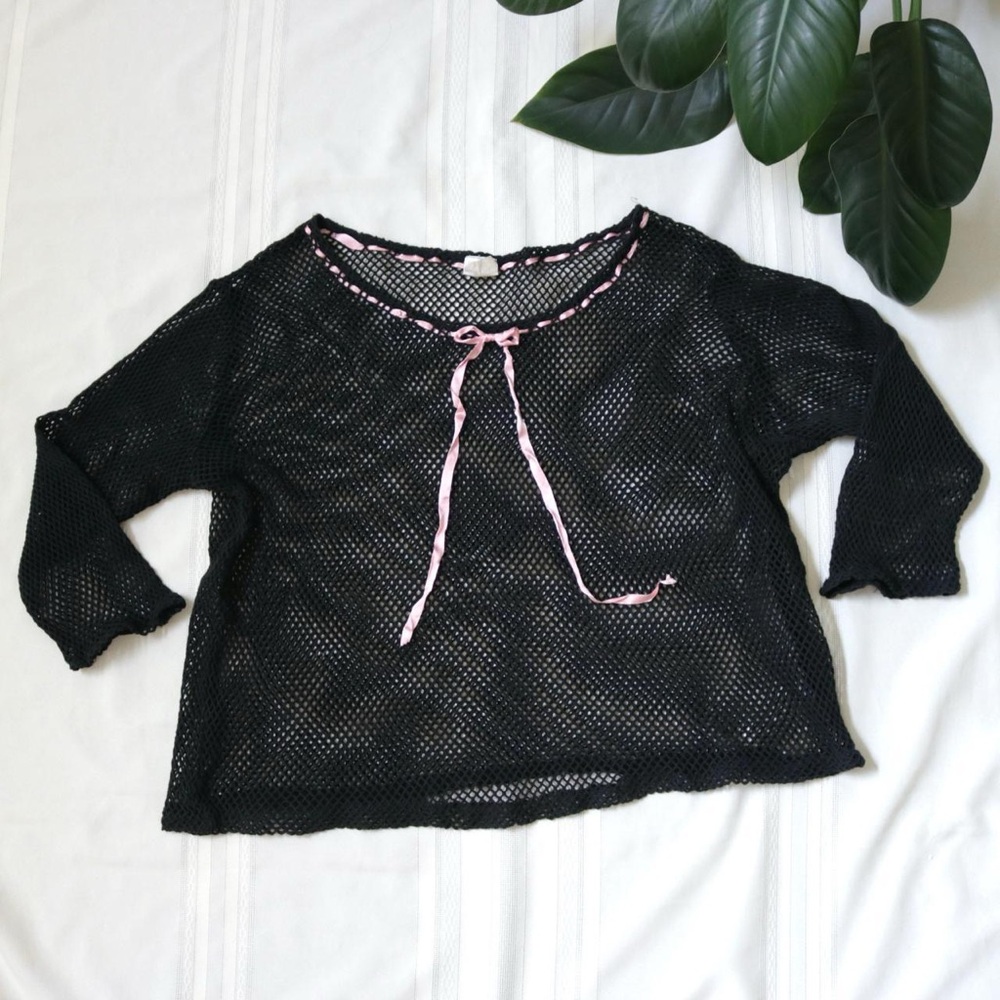 Black fish net long sleeve blouse with pink ribbon bow tie - Picture 1 of 8